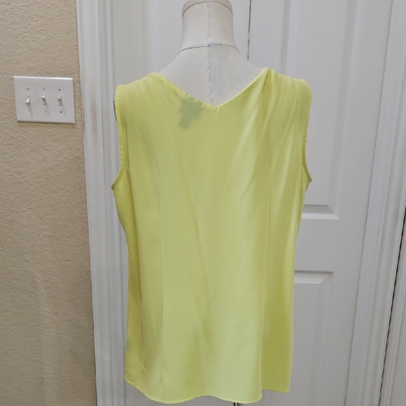 Worthington V Neck Neon Yellow Green Sleeveless Blouse Size Large - Picture 4 of 6